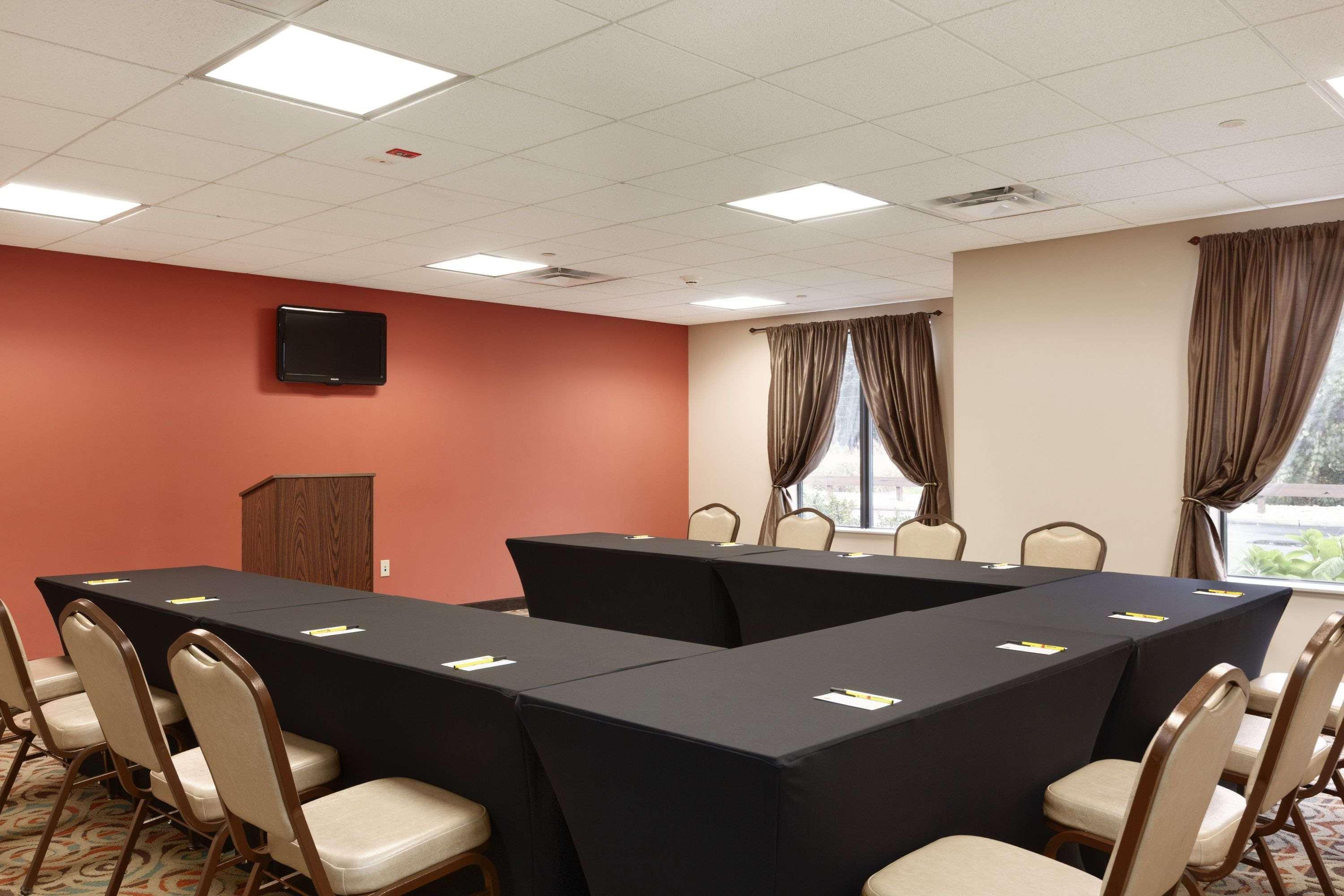 Super 8 By Wyndham Pennsville/Wilmington Екстериор снимка